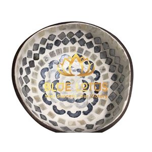 BEST-SELLER Bol en noix de coco mosaïque de perles, fait main au Vietnam, écologique, design classique, compatible lave-vaisselle, pour la décoration intérieure et comme cadeau - Product Image 1