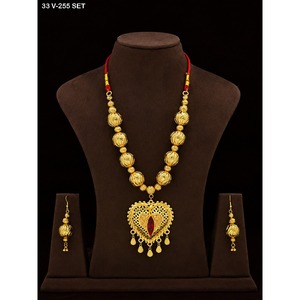 Colliers de luxe de style français de haute qualité en gros – Dernière mode française – Magnifique ensemble de bijoux en diamant rouge artificiel - Product Image 1