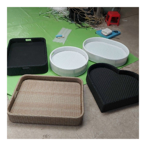 Bandeja Flotante de Ratán Hecha a Mano, Diseñada para Servicio de Comida Junto a la Piscina, Spa y Exportación Internacional - Product Image 1