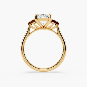 Anillo de Compromiso de Oro de 14K con Diamante Cultivado en Laboratorio de Corte Radiante Alargado de 3.25 CTW y Piedras Laterales en Forma de Baguette para Mujer - Product Image 2