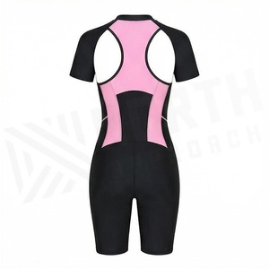 Ensemble de yoga 2 pièces imprimé papillon bleu avec finition dorée, body à col en V profond et jupe portefeuille longueur genou - Product Image 2