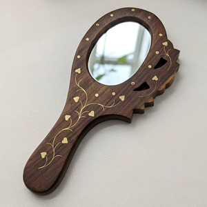 Miroir à main en bois classique, cadre à grain naturel, poignée confortable, outil de maquillage et de toilettage quotidien - Product Image 1