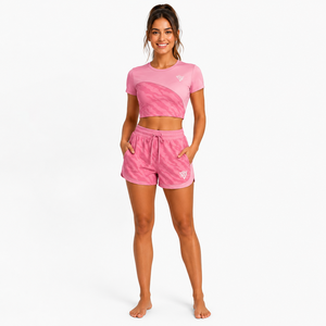 Ensemble d'été pour femmes modernes, conçu pour les vacances, les sorties décontractées et un confort relaxant, avec un tissu léger de qualité supérieure. - Product Image 1