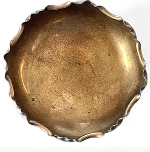 Bol en laiton martelé artisanal, patiné, à bord ondulé, style rustique métallique, pièce maîtresse décorative, récipient de style vintage, boîte à rangements - Product Image 4