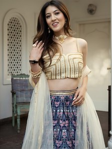 Conjunto de Lehenga Choli Étnico para Mujer, en Seda Artificial con Estampado Floral Digital, Adorno Gota Patti, Largo hasta el Suelo, para Fiestas y Festivales - Product Image 5