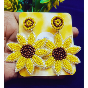 Pendientes de estilo artesanal con 188 cuentas, forma de mariposa, bordado de cuentas de semillas, algodón ligero, joyería floral clásica bohemia. - Product Image 1