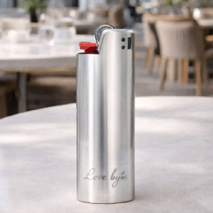 Étui à briquet en laiton étanche et écologique, personnalisé en métal, pour un style luxueux, avec chaîne, fabrication OEM ODM, vente en gros en vrac - Product Image 6