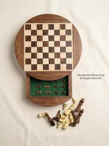 Jeux en bois artisanaux sur mesure - Cadeaux de luxe faits à la main par des artisans, design traditionnel écologique pour l'inauguration de maison ou un mariage - Product Image 2