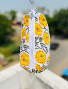 Trousse de Toilette Légère en Coton pour Femme avec Fermeture Éclair, Imprimé Floral Fait Main, Boîte à Maquillage et Pochettes Polyvalentes - Product Image 2