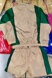 Conjuntos de cortavientos de bloques de color para verano y otoño al por mayor, OEM, de nailon de tres tonos, con pantalones cortos y camisetas, chándales de dos piezas, conjunto de cortavientos. - Product Image 2