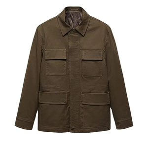 เสื้อแจ็คเก็ตผู้ชายผ้าฝ้ายหลายกระเป๋า สไตล์ซาฟารี สำหรับกิจกรรมกลางแจ้ง ติดกระดุม แขนยาว ลำลอง ใส่ทำงานได้ รับผลิตแบบ OEM ODM ขายส่งจำนวนมาก - Product Image 1