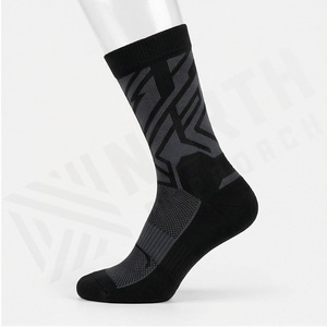 Athletic Crew Socks Geometric Pattern Breathable Spandex Polyester Basketball Support Socks for Adults Summer Wear - Product Image 3