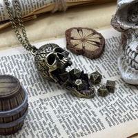 Collier porte-dés métallique ouvrable, vente en gros, pendentif creux D&D avec mini-dés, crâne de dragon, mace en forme de balle, multiples designs