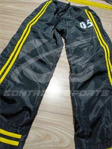 Pantalon de survêtement ample et décontracté pour homme, coupe oversize, avec logo personnalisé, en polyester et nylon, coupe large, coupe-vent, haute qualité - Product Image 3