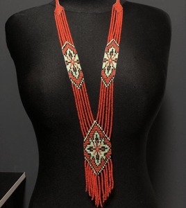 Collier artisanal en perles de rocaille de coton pour filles, idéal pour les fêtes, haute qualité par HF Crafts - Product Image 5