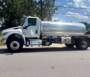 Prix de gros Camion aspirateur MV607 4x2 d'occasion équipé d'un réservoir en aluminium de 2 100 gallons, camion de moyenne capacité pour l'exportation mondiale - Product Image 3
