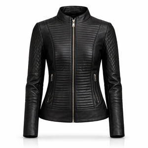 Chaqueta de Cuero Genuino Negro Sólido Estructurada, Otoño Invierno, Impermeable, Paneles Lineales Acolchados, Confección de Precisión, OEM ODM - Product Image 1