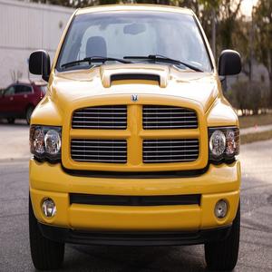 D-o-d-g-e R-a-m 1500 S-L-T R-u-m-b-l-e B-e-e 2005 - Product Image 1