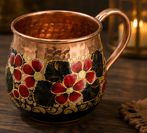 Mug en cuivre artisanal peint à la main avec motif floral, tasse de luxe pour Moscow Mule, design élégant inspiré du Meenakari, motif floral, cuivre pur - Product Image 1