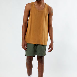 Débardeur élégant au design épuré, texture douce et toucher respirant, idéal pour le quotidien et la mode urbaine. - Product Image 4