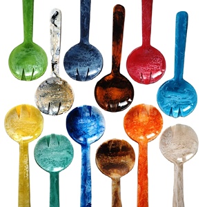 Serveur à salade en résine multicolore Top Selling Set et ustensile en bois et en résine Articles faits à la main - Product Image 1