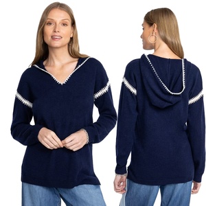 Sudadera con Capucha Sorority Whip Stitch Azul Marino con Cuello en V, Forro Polar con Ribete Blanco, Corte Regular, Estilo Casual, Otoño - Product Image 1