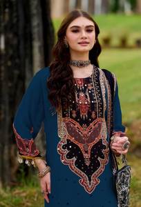 Colección de Lujo Brillante Especial para Eid, Traje Pakistaní Reversible para Fiestas, Tela Simmer para Todas las Temporadas - Product Image 4