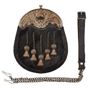 Sporran escocés para kilt con piel de conejo negra y un cantlel de hierba de hierbabuena en cromo antiguo - Product Image 1