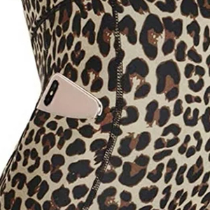 Shorts de yoga taille haute imprimé léopard tendance avec poches, en tissu tricoté respirant en coton et élasthanne, séchage rapide, pour femme, avec volants - Product Image 4