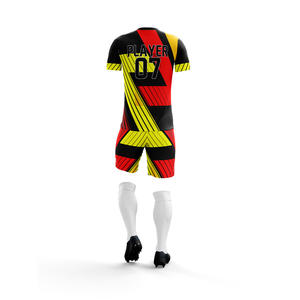 Tenues de football personnalisées en gros pour clubs de football, ensembles de maillots 100 % polyester respirant, unis, pour l'été et l'hiver, nouveaux designs - Product Image 5