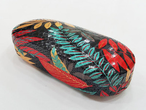 กล่องใส่แว่นตาและกระเป๋าหนัง PU แบบแข็งลายโลโก้แบบคลาสสิก - Product Image 3