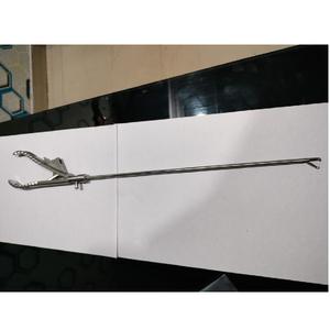 Porte-aiguilles chirurgical professionnel de fabrication indienne pour salle d'opération hospitalière, disponible en grande quantité - Product Image 1