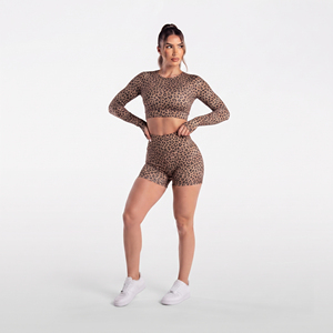 Conjunto de Shorts de Yoga Cortos con Estampado Personalizado, Top Corto Ligero para Gimnasio y Fitness, Shorts de Entrenamiento para Mujer, Top Corto de Yoga de Manga Larga, Conjunto de 2 Piezas - Product Image 1