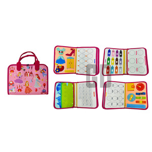 Tableau d'activités sensoriel en feutre portable multifonctionnel sur le thème des princesses - Product Image 1