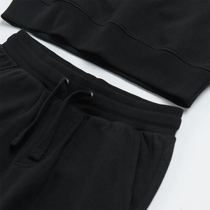 Ensemble de survêtement premium 2 pièces Urban Flex pour adultes, noir, hiver, uni, col rond classique, pantalon de jogging confortable, taille élastique, poignets côtelés - Product Image 4