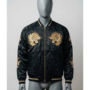 Chaqueta Sukajan Negra de Satén para Hombre, Estilo Japonés Vintage, Bordado de Tigre Dorado, Chaqueta Bomber Acolchada, Chaqueta Souvenir de Moda Urbana - Product Image 5
