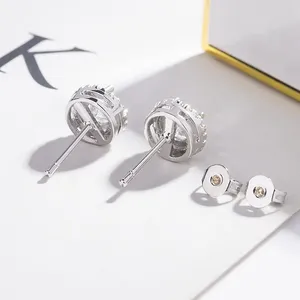 Boucles d'oreilles vintage unisexes plaquées or 14 carats avec diamants synthétiques de laboratoire taille brillant certifiés IGI pour anniversaire de mariage - Product Image 4