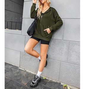 Sudadera con capucha informal cómoda de algodón 100% para mujer, de manga larga, cuello redondo, hombros caídos, color liso, con cremallera, al mejor precio al por mayor - Product Image 6