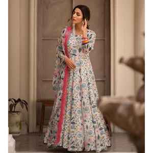 HEENA'S Ensemble de costumes pour femmes de créateur Collection 127 pièces - Product Image 5