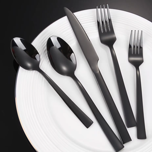 Ensemble de couverts en métal moderne avec finition polie pour table à manger de luxe et décoration de cuisine - Product Image 5