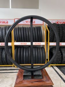 Nuevo Neumático de Bicicleta con Cámara de Caucho Natural de Alta Calidad, Fabricado en Vietnam, Marca KUMA 2026, 26x1x3-8, Garantía de 12 Meses, para BMX/Trekking/Ciclismo de Carreras - Product Image 3