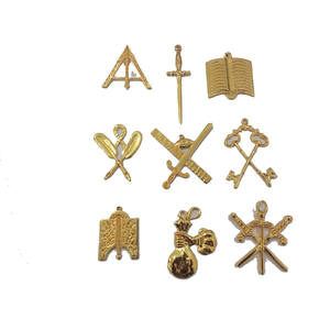 Guantes Masónicos de Cuero con Logotipo Personalizado y Baño de Oro, Fabricante Francés Regalia - Product Image 1