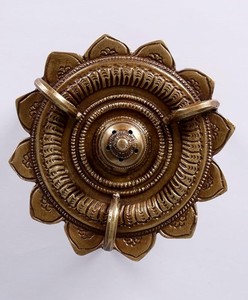 Porta Incienso de Latón de Lujo con Diseño de Loto, con 5 Ranuras para Varillas, Soporte Decorativo para Agarbatti, para el Hogar, Templo, Meditación, Yoga y Prácticas Espirituales - Product Image 5