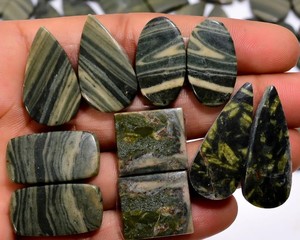 Lote de Cabujones de Serpentina Verde Mixta, Gemas Naturales, Par a Juego, Piedras Sueltas Pulimentadas para Fabricación de Joyas - Product Image 3