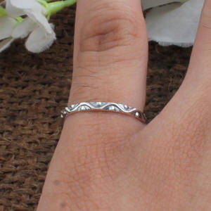 Bague en argent sterling 925 avec perles de turquoise, motif classique à pois, pour femme, idéale pour l'empilage, bijoux fins, vente en gros, directement de l'usine. - Product Image 4