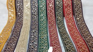 Dentelle miroir brodée de luxe sur mesure avec motif floral fait à la main 100% coton pour la décoration intérieure Accent - Product Image 3