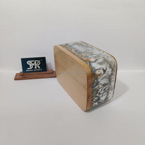 Caja de pañuelos de resina contemporánea con textura de mármol y base de madera, soporte decorativo para la decoración de la sala de estar u oficina. - Product Image 3