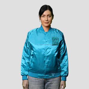 Chaqueta Varsity de Satén Personalizada al por Mayor con Logotipo Bordado, Chaqueta Letterman Personalizada para Mujer con Cierre de Botones a Presión - Product Image 1