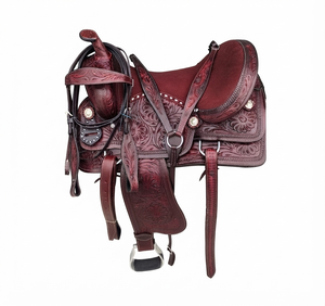 Sillín de cuero estilo Western para caballo con armazón de fibra de vidrio, disponible en 15, 16 y 17 pulgadas, con cincha delantera, cabezada y pechera. - Product Image 1