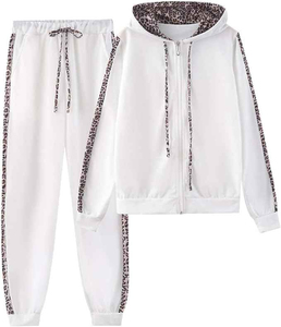 Survêtement d'entraînement pour homme avec deux poches latérales zippées et pantalon à taille ajustable pour les journées actives, les tenues de club et les acheteurs en gros - Product Image 1